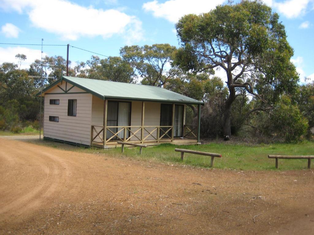 Parndana Hotel Cabins Room photo